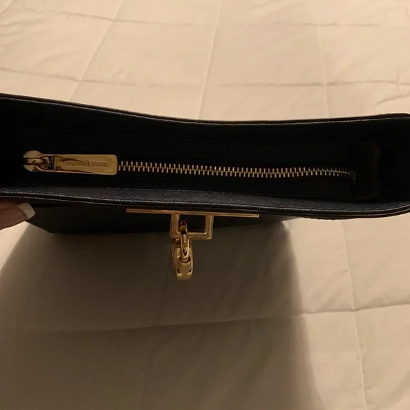 MICHAEL KORS INDIGO BLUE SAFFIANO LEATHER SHOULDER BAG - Picture 6 of 14